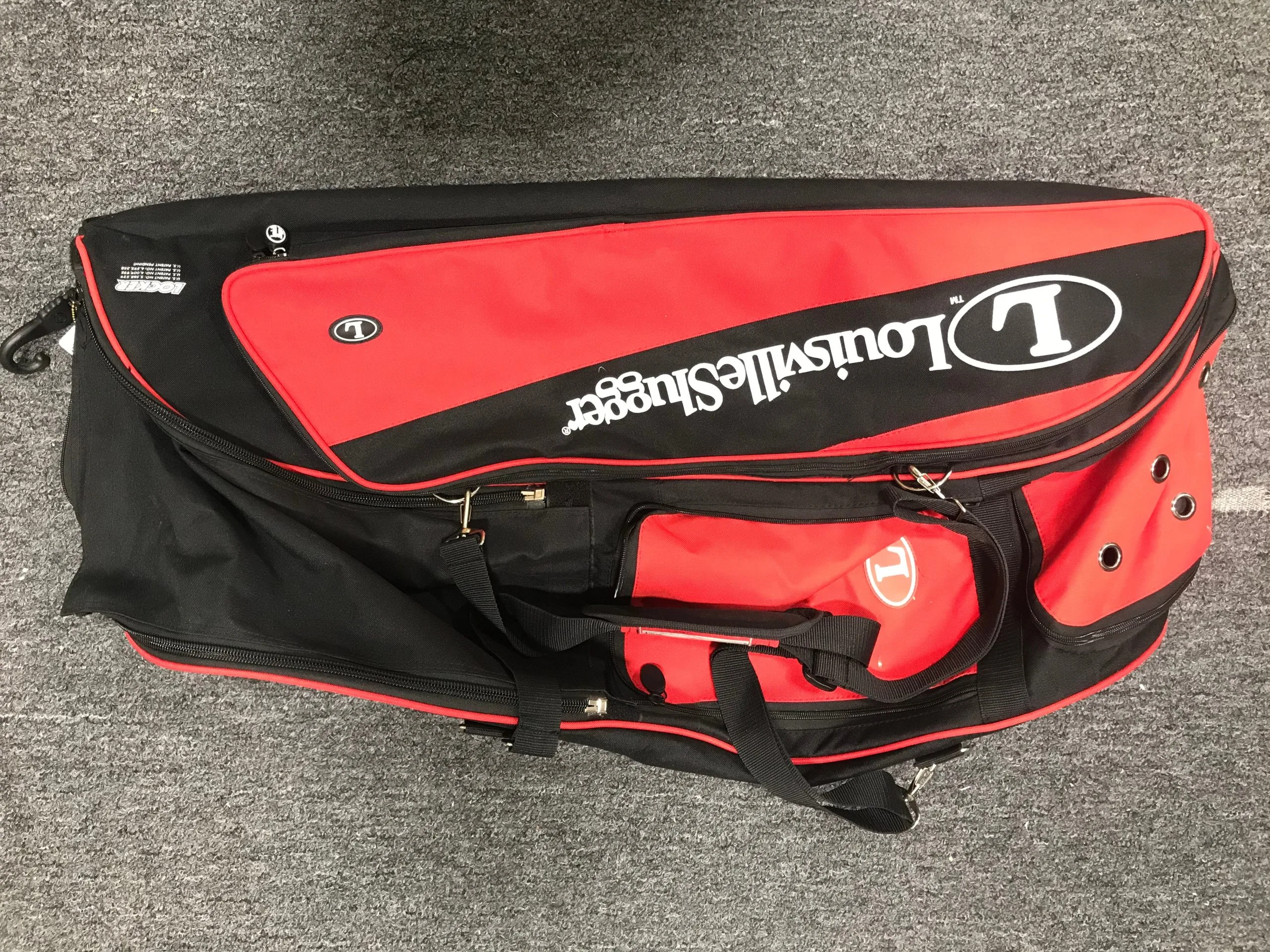 New Other Louisville Slugger Deluxe Locker Equipment Bag Baseball Red/Black 1 New Other Louisville Slugger Deluxe Locker Equipment Bag Baseball Red/Black